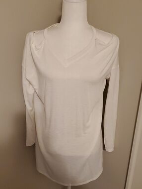 White Long Sleeve V-Neck Tunic NWOT